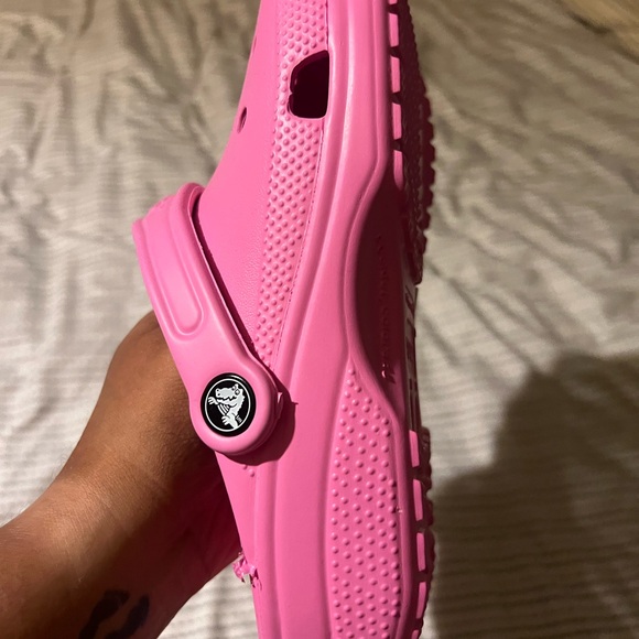 Crocs Classic, M7 W9, pink, new, never worn, original tags - Picture 3 of 8